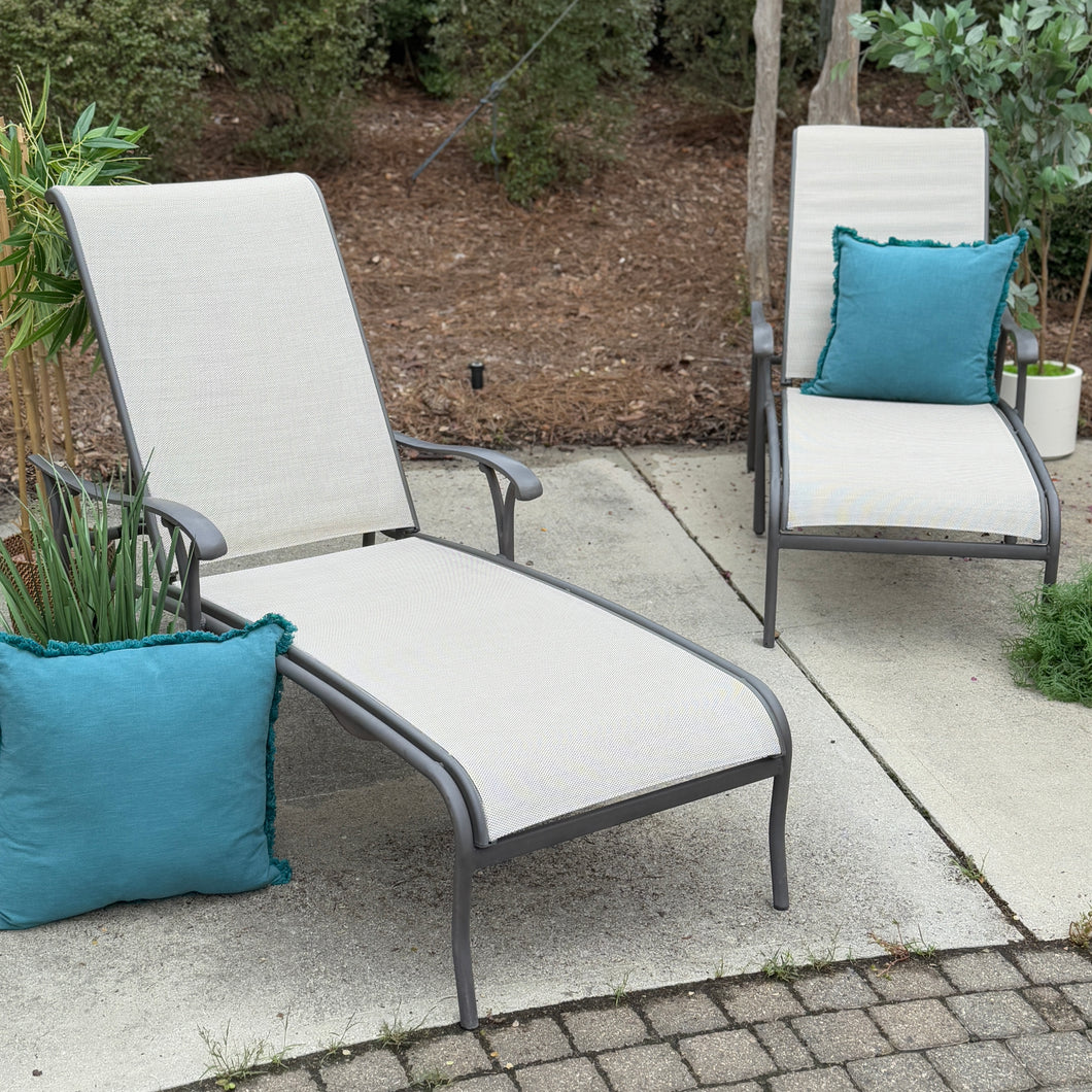 Tropitone Lounger