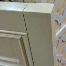 Load image into Gallery viewer, PB 'Sussex' Queen Storage Bed

