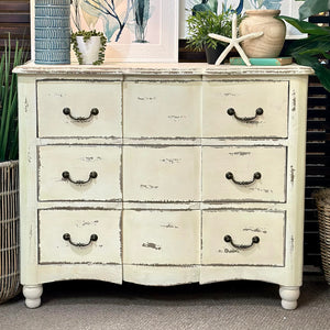 3DRW Distressed Ivory Chest