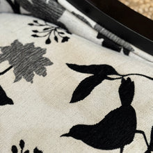 Load image into Gallery viewer, Black/White Bird Chair
