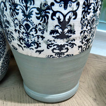 Load image into Gallery viewer, PB Blk/White Pot
