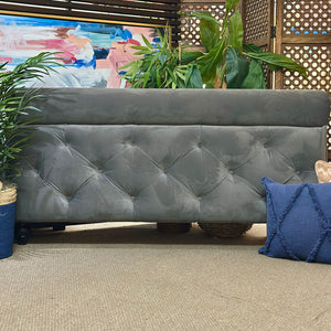 Havertys Queen Grey Tufted Bed