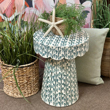 Load image into Gallery viewer, Blue Bow Capiz Table

