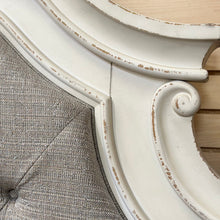 Load image into Gallery viewer, Queen 'Realyn' Bed
