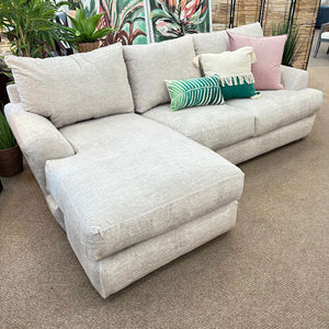 Warm Beige Chofa W/Reversible Chaise