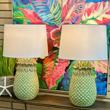 Load image into Gallery viewer, Green Pineapple Lamp
