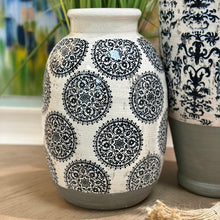 Load image into Gallery viewer, PB Blk/White Vase
