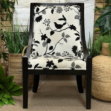Load image into Gallery viewer, Black/White Bird Chair
