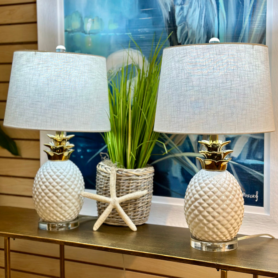 White Ceramic Pineapple Lamp