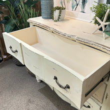 Load image into Gallery viewer, 3DRW Distressed Ivory Chest
