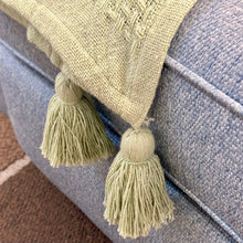 Load image into Gallery viewer, Green Tasseled W/Fringe Throw
