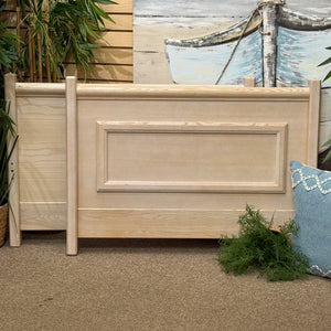 Twin Natural Wood Trundle Bed