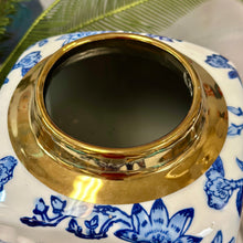Load image into Gallery viewer, Blue/White Chinoiserie Jar
