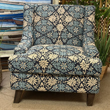 Load image into Gallery viewer, Coaster &#39;Coltrane&#39; Chair
