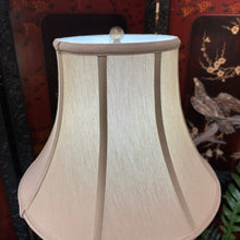 Load image into Gallery viewer, Red Porcelain Table Lamp
