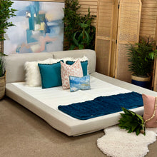 Load image into Gallery viewer, &#39;Softwall&#39; King Bed by Living Divani
