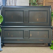 Load image into Gallery viewer, Ethan Allen &#39;Robyn&#39; Queen Bed
