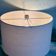 Load image into Gallery viewer, Sculptured Resin Lamp
