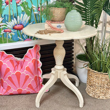 Load image into Gallery viewer, Ethan Allen Side Table
