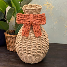 Load image into Gallery viewer, Sm Bow Twisted Paper Vase
