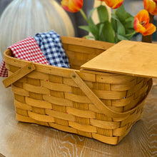Load image into Gallery viewer, Peterboro Picnic Basket
